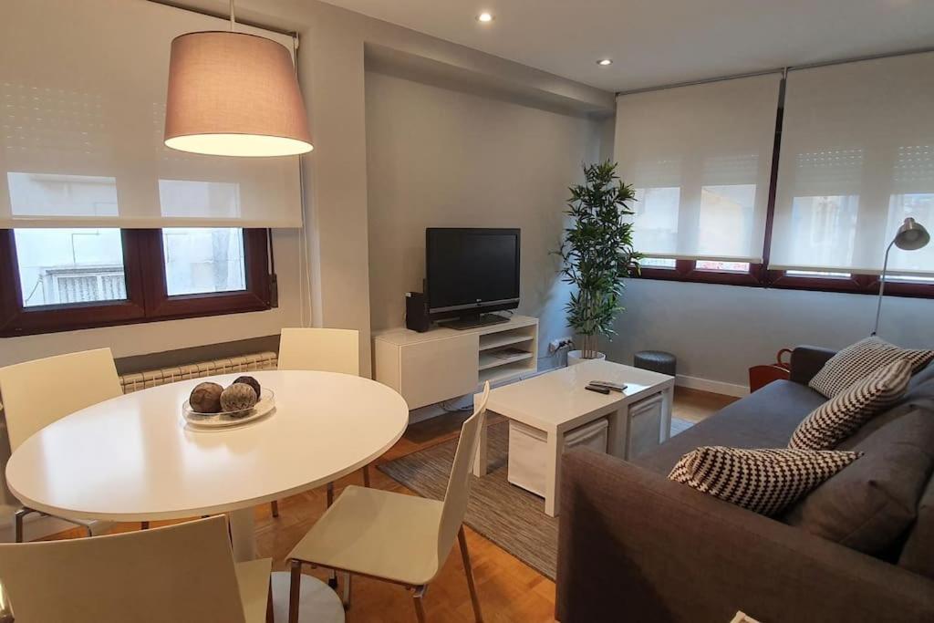 Moderno Apartamento En El Centro. El Carmen Wifi Хіхон Екстер'єр фото
